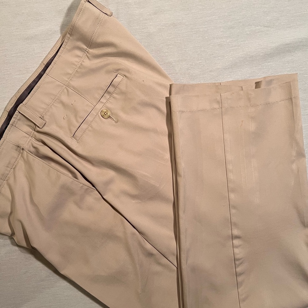 Golf classic Khaki pants! Great conditions